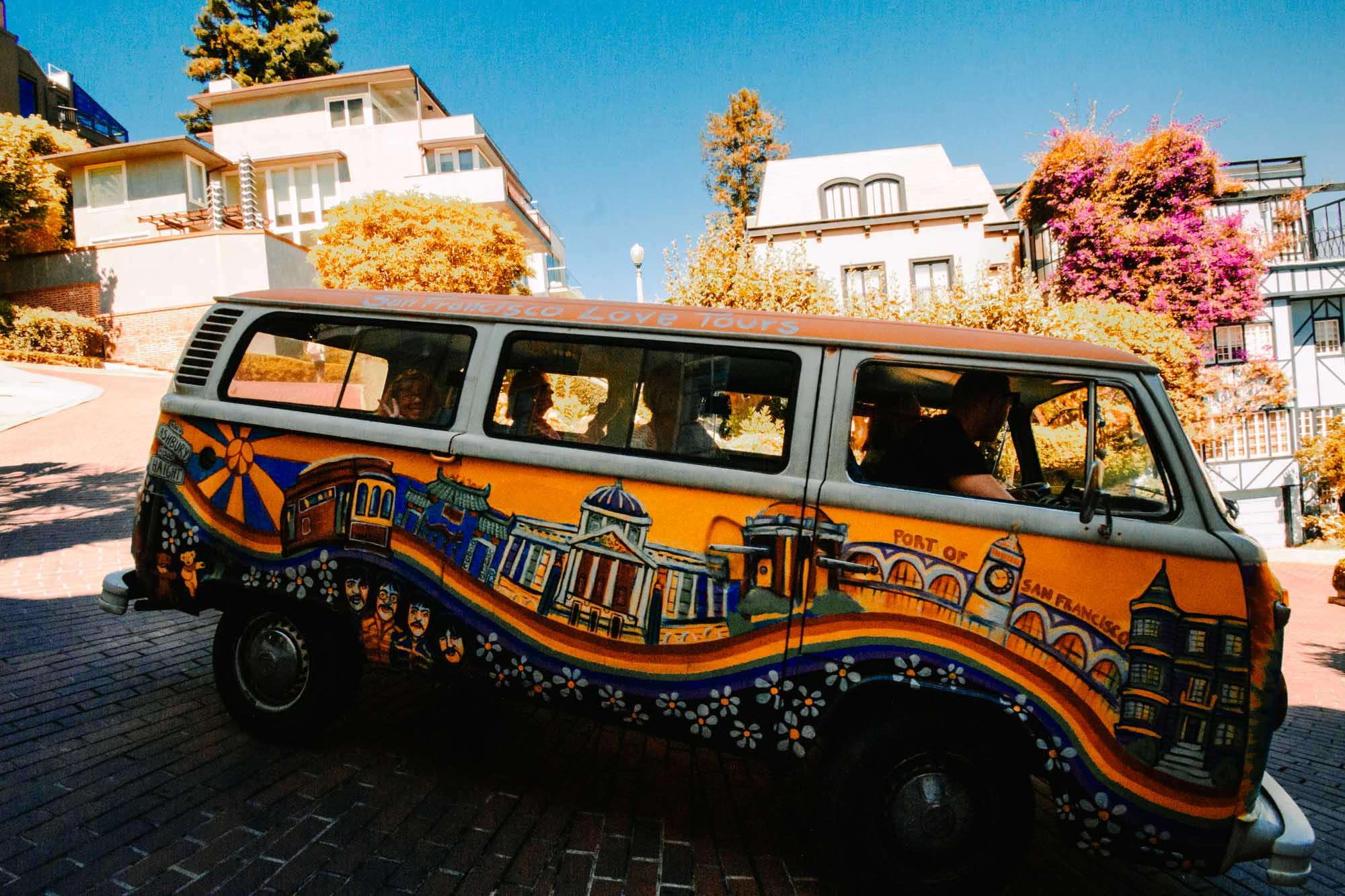 SFLombardiStreetBus